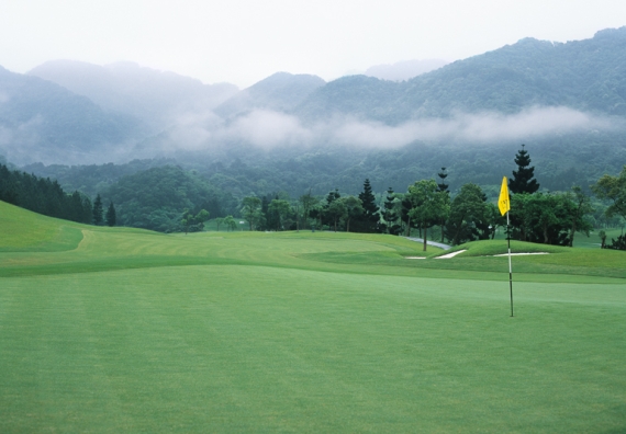 Ta Shee Golf & Country Club Hole #5